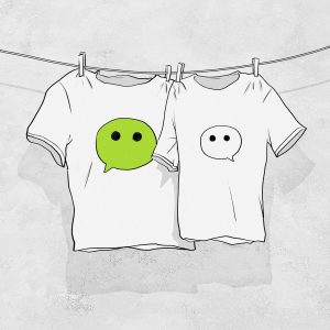Illustration de tee-shirts portant le logo de l'application WeChat